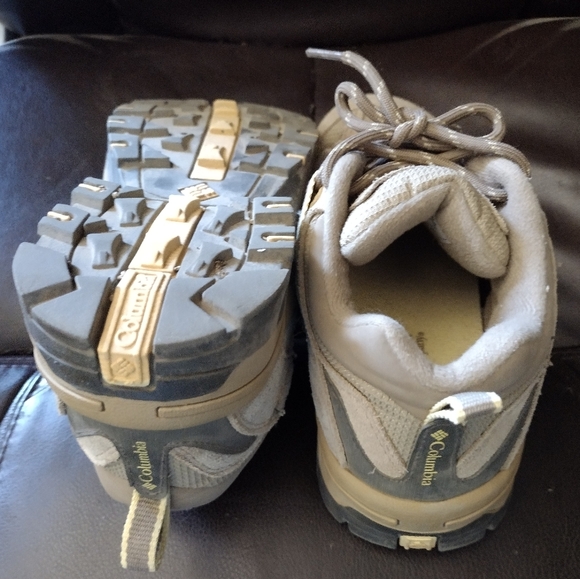 Columbia Broken Trail II Womens Hiking Shoes. Yellow & Tan. Used - Picture 4 of 7